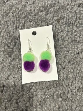 Pom- Pom earrings